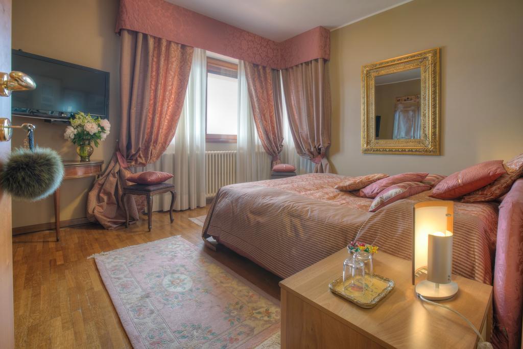 스트레사 La Volpe Dorata B&B 외부 사진